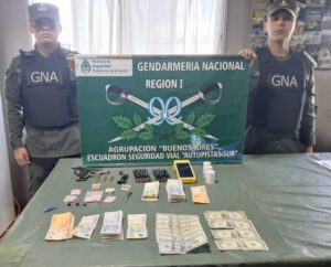 GENDARMERÍA DETUVO A DOS HOMBRES CON DROGAS EN NUESTRO DISTRITO