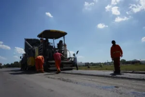 La Ruta 205 vuelve a mostrar actividad: demarcación y trabajos de repavimentación entre Ezeiza y Cañuelas